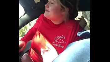 Dirty hooker sucks cock in car BJ