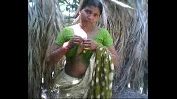 village aunty showing boobs