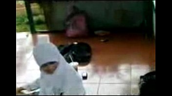 Ngintip Jilbab Ketauan Mesum