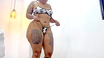 CHICA BBW EXCITADA CAMBIANDOSE DE ROPA (CAMARA OCULTA)