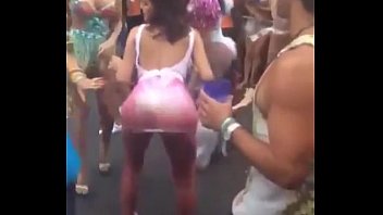 Bruna Marquezine Dancando Funk Carnaval 2017 ()
